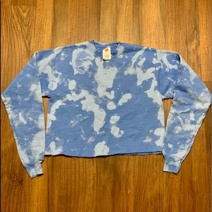 Cropped bleach dyed sweatshirt. Tie dye sweatshirt